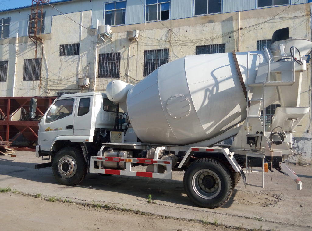 4 cub small concrete mixer truck