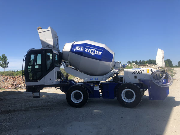 Self Loading Mixer Truck